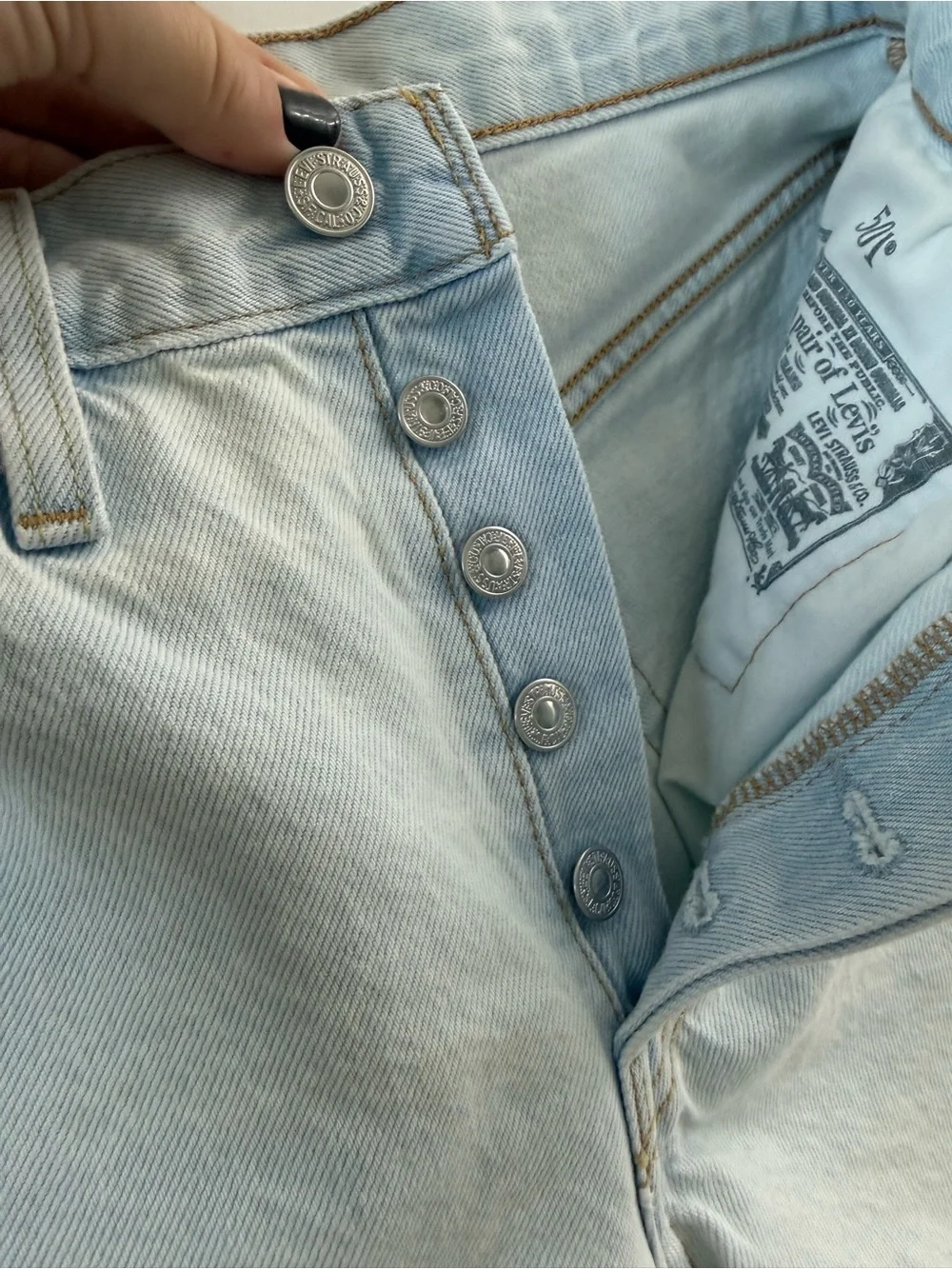 Levi’s Woman Shorts, size 27